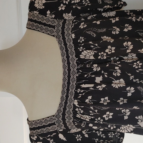 ๐ Lucky Brand Top - Picture 2 of 10